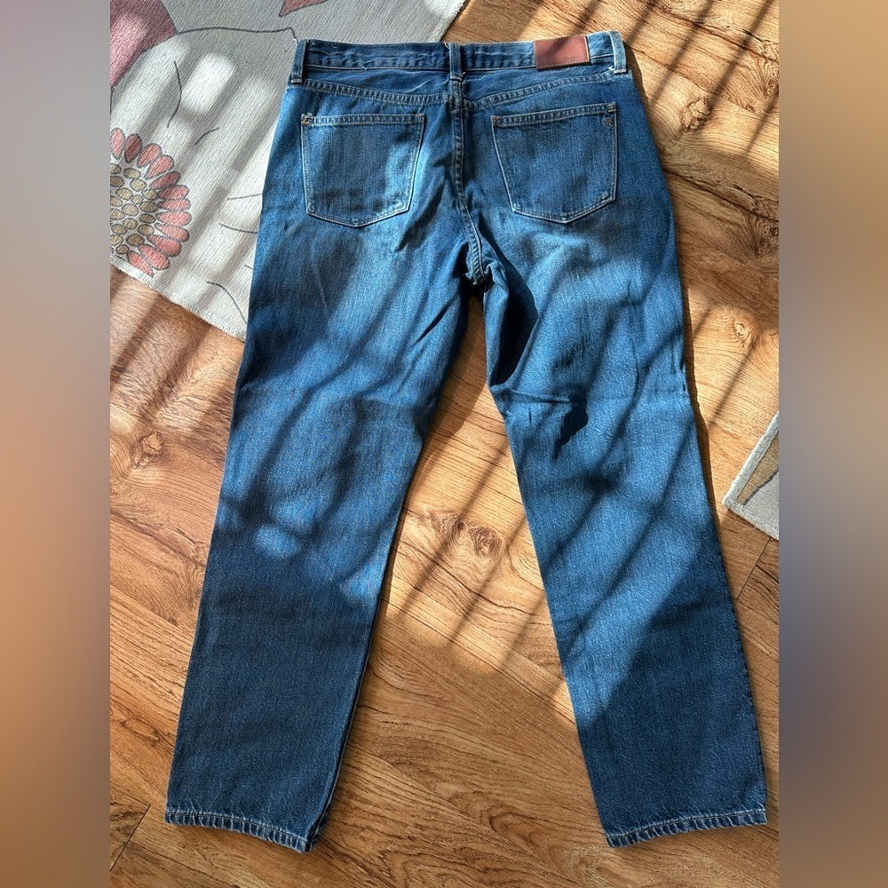Madewell women’s distressed boyjean style jeans. Size 28. - Picture 9 of 9